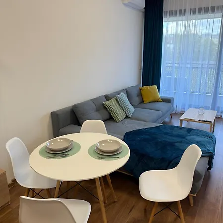 Nadstandardny V Centre S Parkovanim Apartman