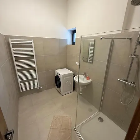 Nadstandardny V Centre S Parkovanim Appartement *