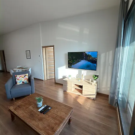 Nadstandardny V Centre S Parkovanim Daire Žilina