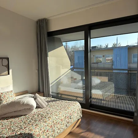 Nadstandardny V Centre S Parkovanim