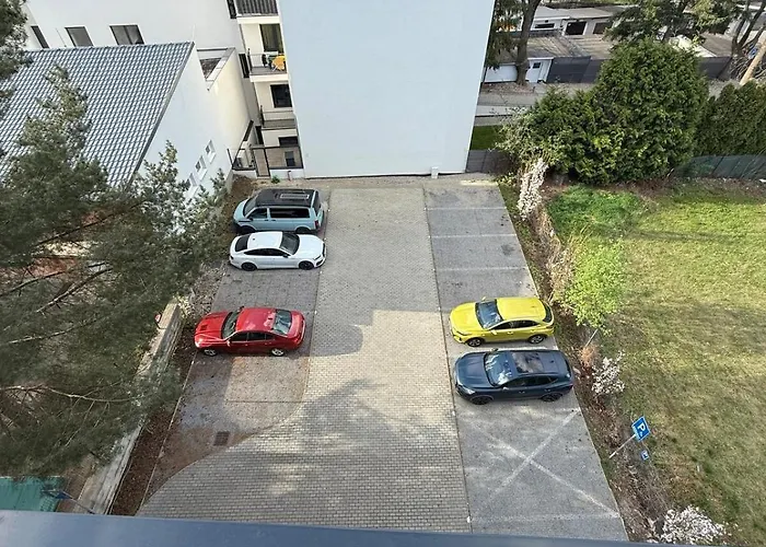 Nadstandardny V Centre S Parkovanim 아파트 *