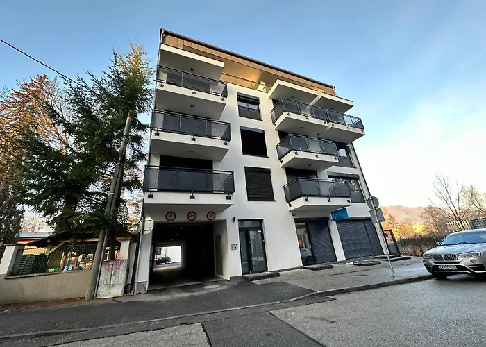 Nadstandardny V Centre S Parkovanim *